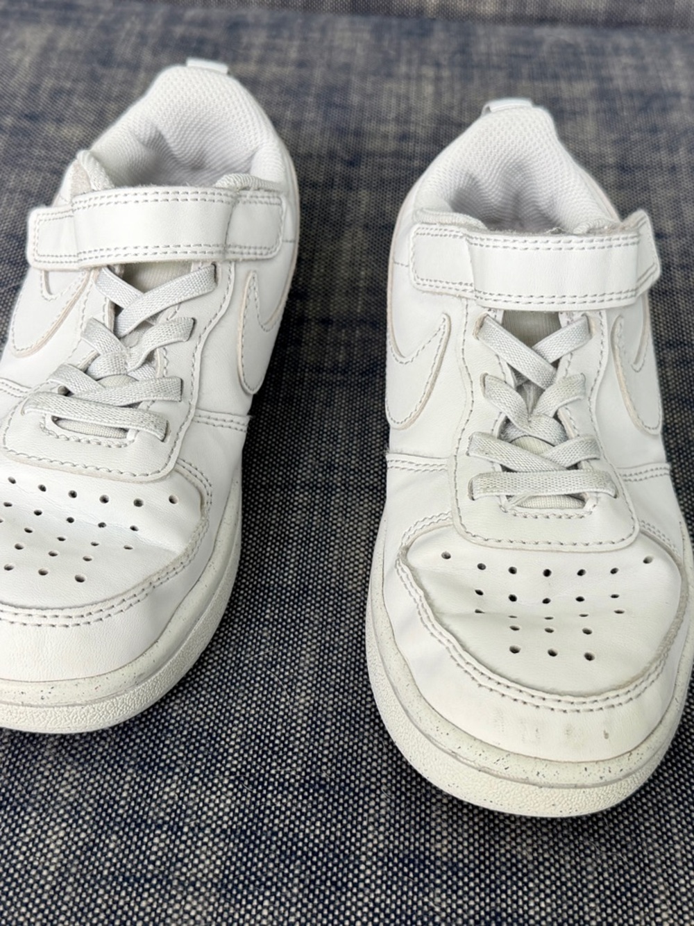 Nike White Kids Sneakers with Hook-and-Loop Strap